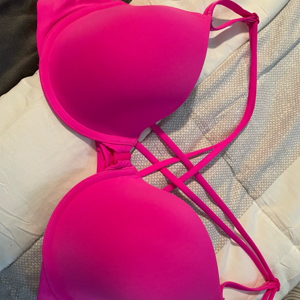 Victoria’s Secret bra 36C